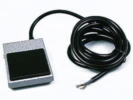 Cutting-Edge HERGA - 6289CC - SINGLE POLE CHANGEOVER FOOT SWITCH - [Pack of 1] --