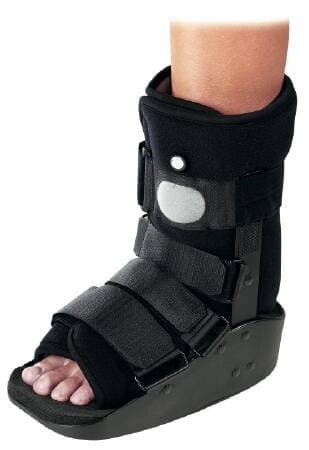 DJO MaxTrax Air Walker Boot Left or Right Foot Small Black