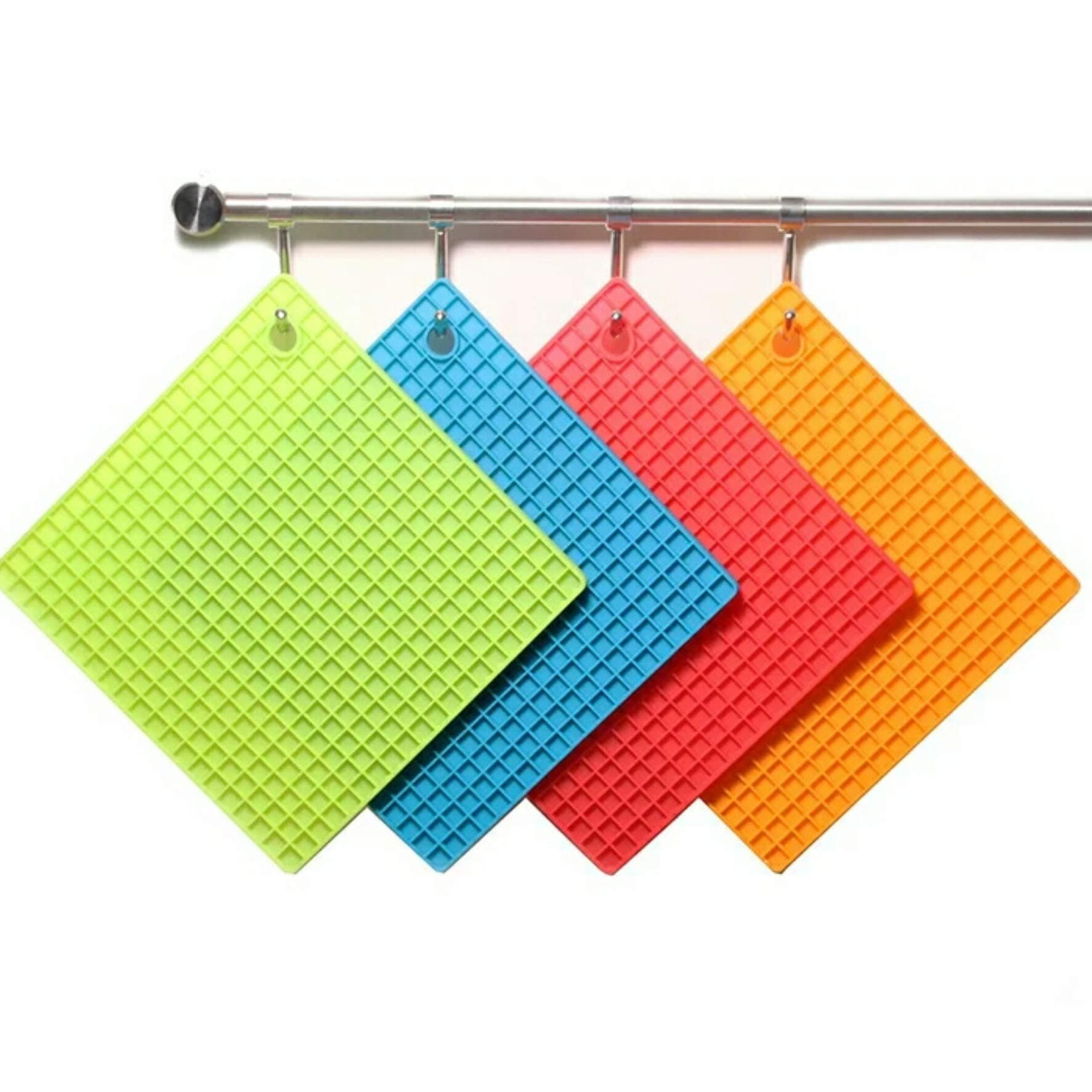 MinuteToCleanIt Silicone Heat Resistant Dining Table Mat Coaster Pads for Kitchen, (Set of 4, Square Shape)