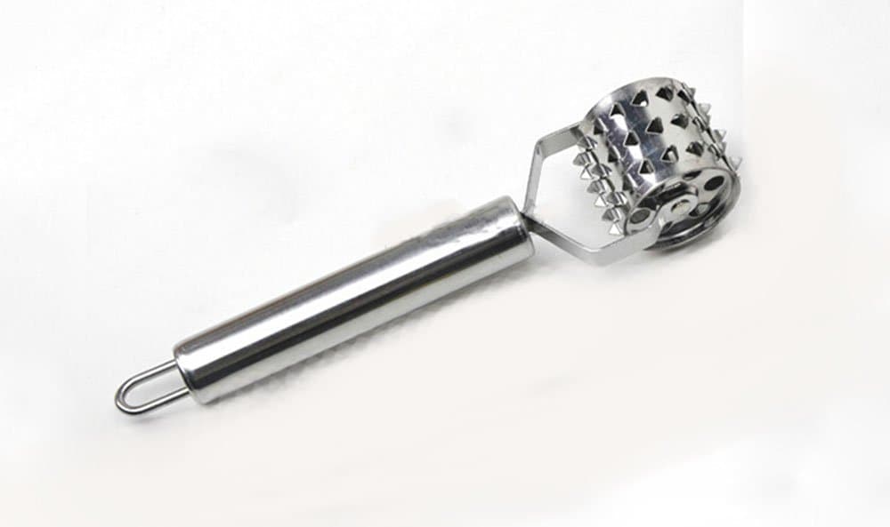 Domi Meat Tenderizer Needle Spiked Roller with Stainless Steel Handle Perfect for Tenderizing Meat