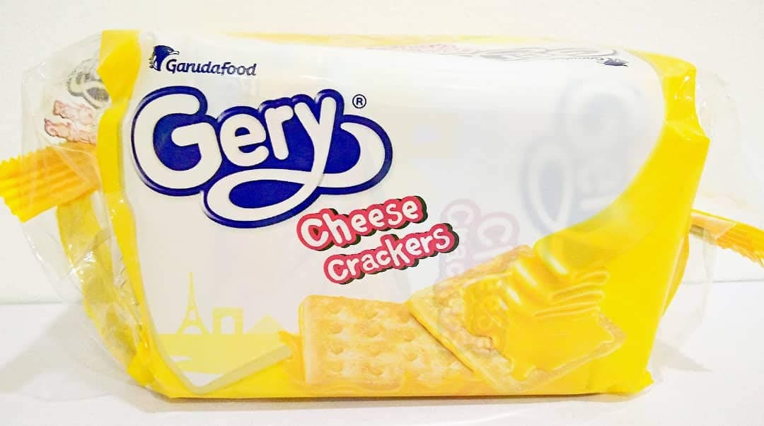 Gery Cheese Crackers Coated with Sugar / Halal Certified / Pack of 5 Sachets