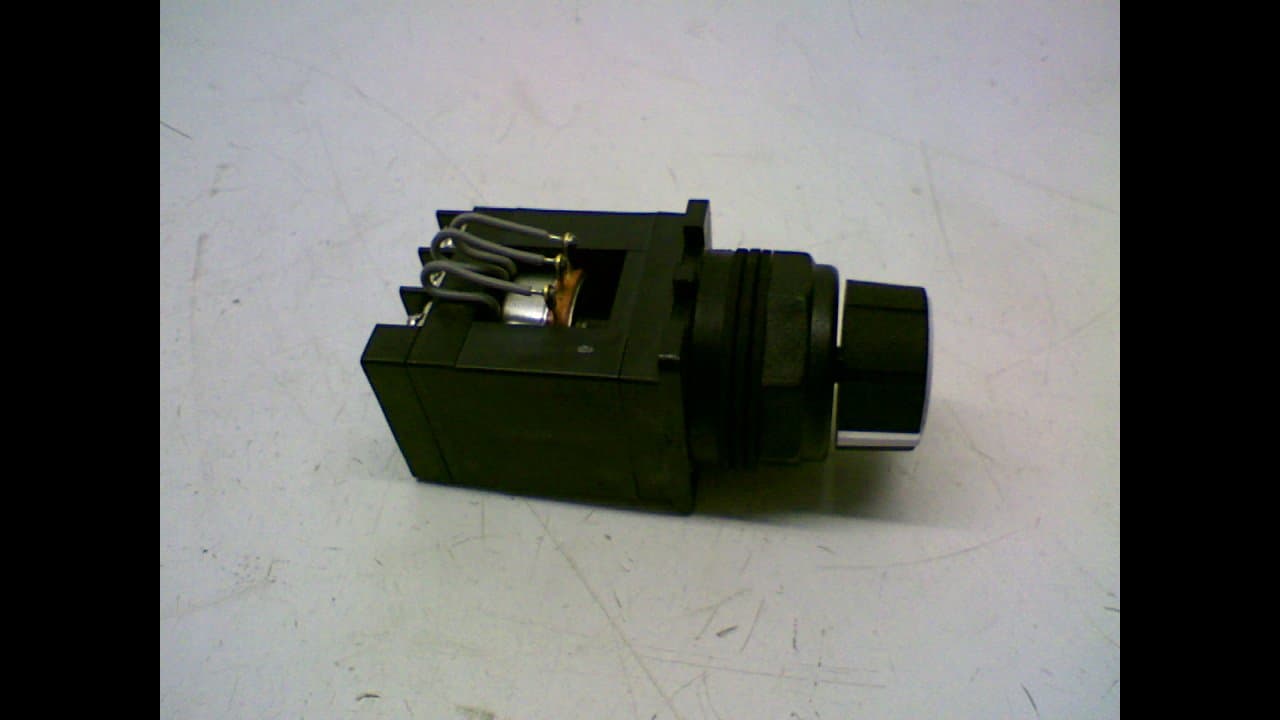 C3 CONTROLSPOTO5K-TBW 30MM, 5K OHM, Black Polyester (Type 4X), Potentiometer Operator, Terminal Block Installed and Wired