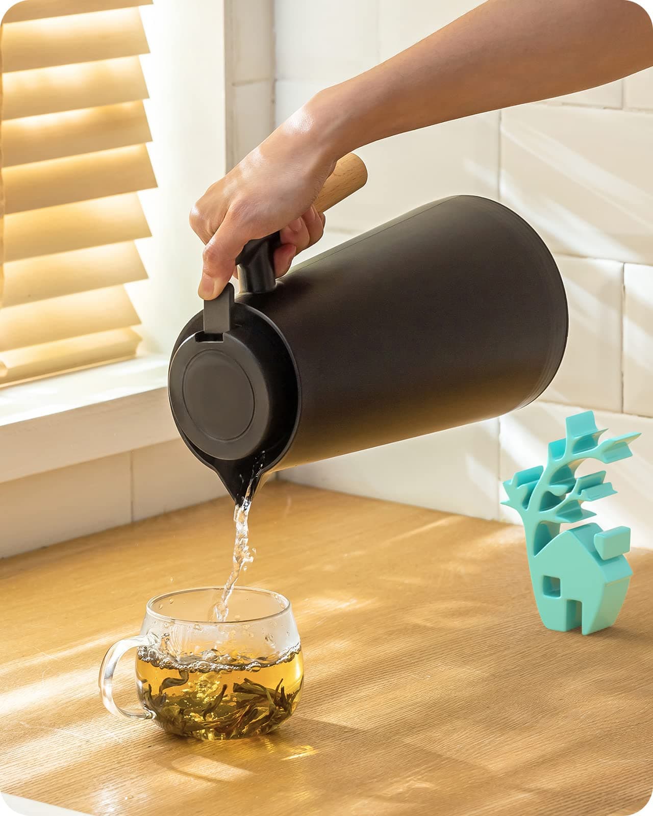 Thermal Coffee Carafe, Upgraded Plastic Double Wall Vacuum Insulated Flask with Copper Plating Glass Liner for Hot or Cold Drinks -24hrs (Black,34oz/1L)