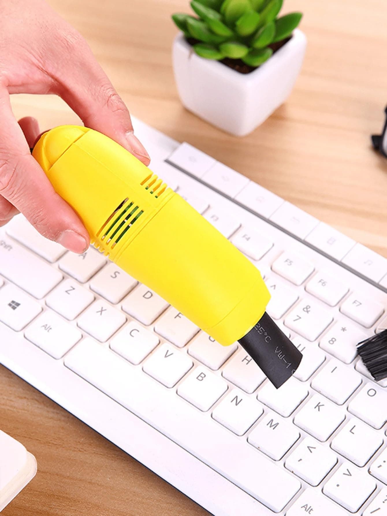 GTC USB Powered Mini Vaccume Cleaner for Laptop, Computer, Keyboard, Electronics Device, Car, Home (CMV-3016, Yellow (1)
