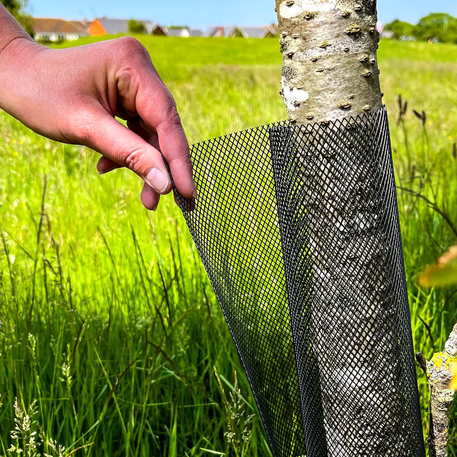 Woodside Mesh Tree & Sapling Guard Protectors Weatherproof Tree Trunk Shelter Cover Pack of 5 - LARGE