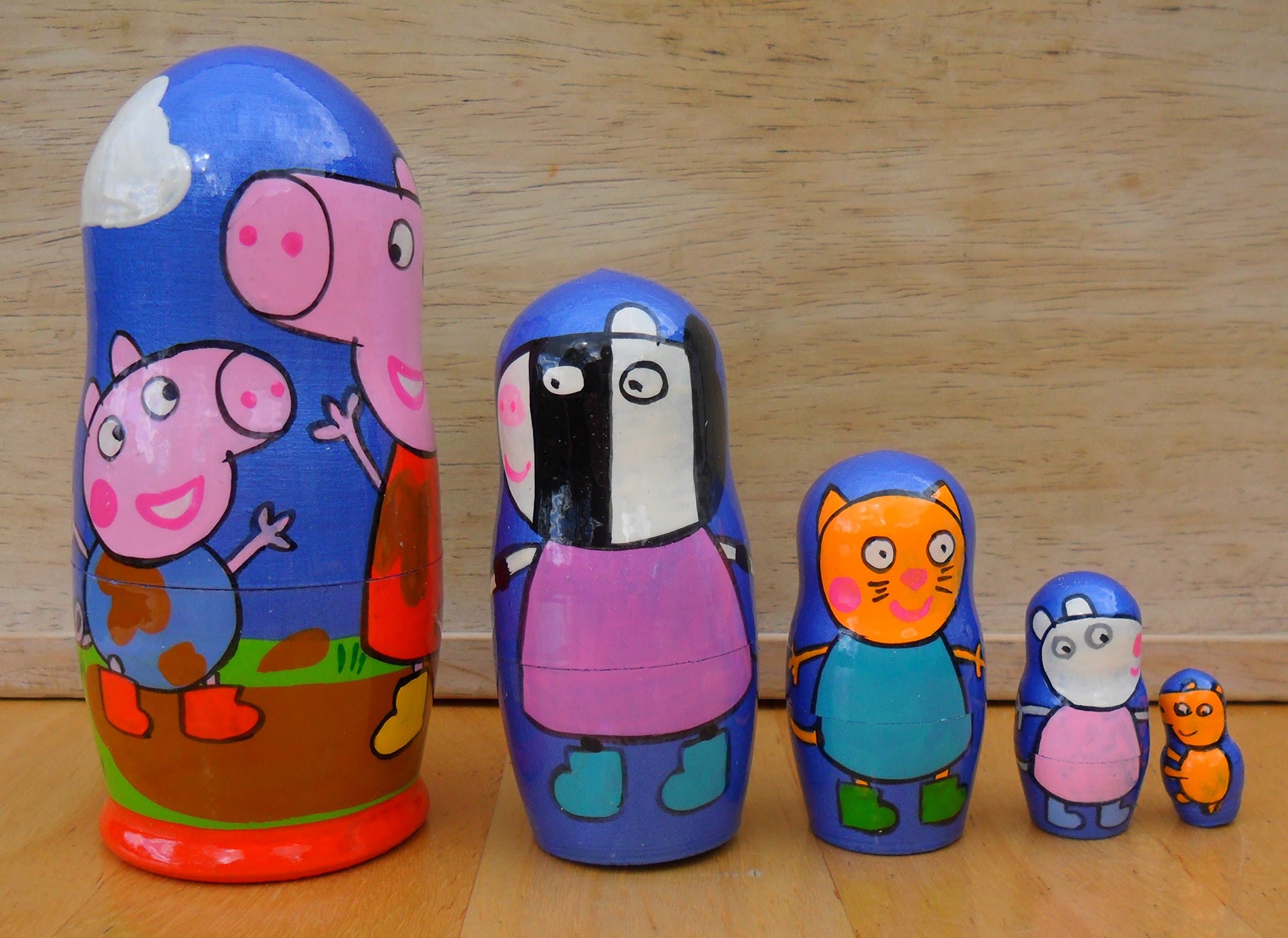 From Siberia with Love 1 Peppa Pig Russian Nesting Dolls. Set of 5 Piece. Hand-Painted in Russia, Multicolour