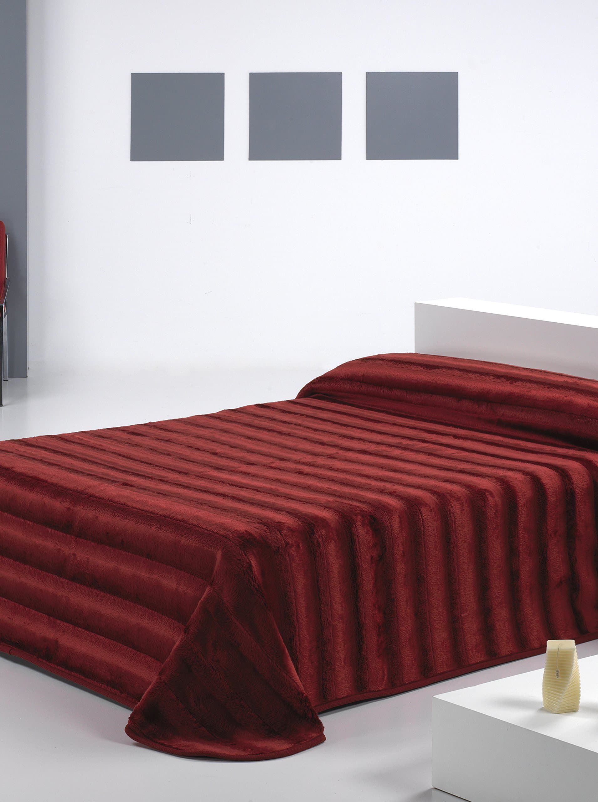 Luxury Thick Warm Soft Comfortable Plain Faux Fur Blanket Throw Extra Large 220 x 240 CM - Mora Made in Spain Morapel Luxe 970 Burgundy