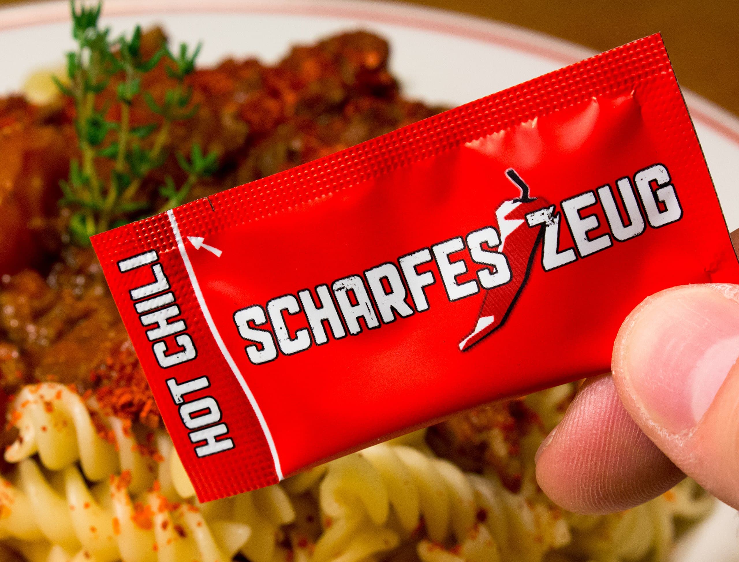 Hot stuff - Hot chili sachet portion pack - Tin box with 50 sachets grinded chili - Scharfes Zeug (german = hot stuff)