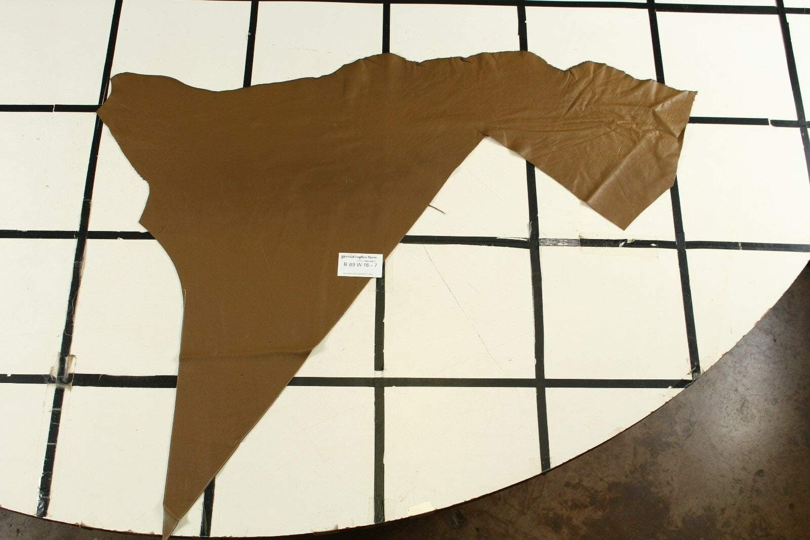 Gorgeous"St. Arnaud" Dark Tan Scrap Leather Hide Approx. 5 sqft. B69W16-7