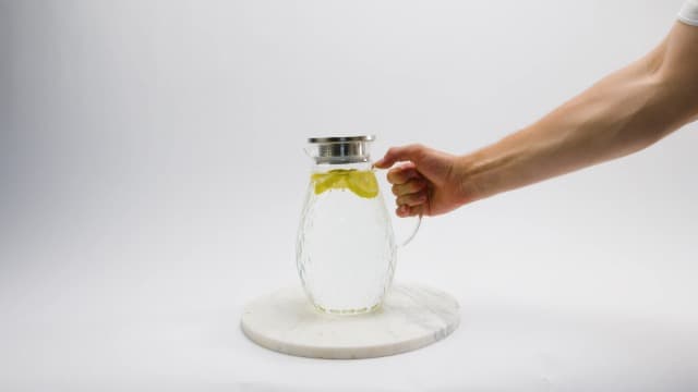 Glass Diamond Pattern Pitcher 100 oz