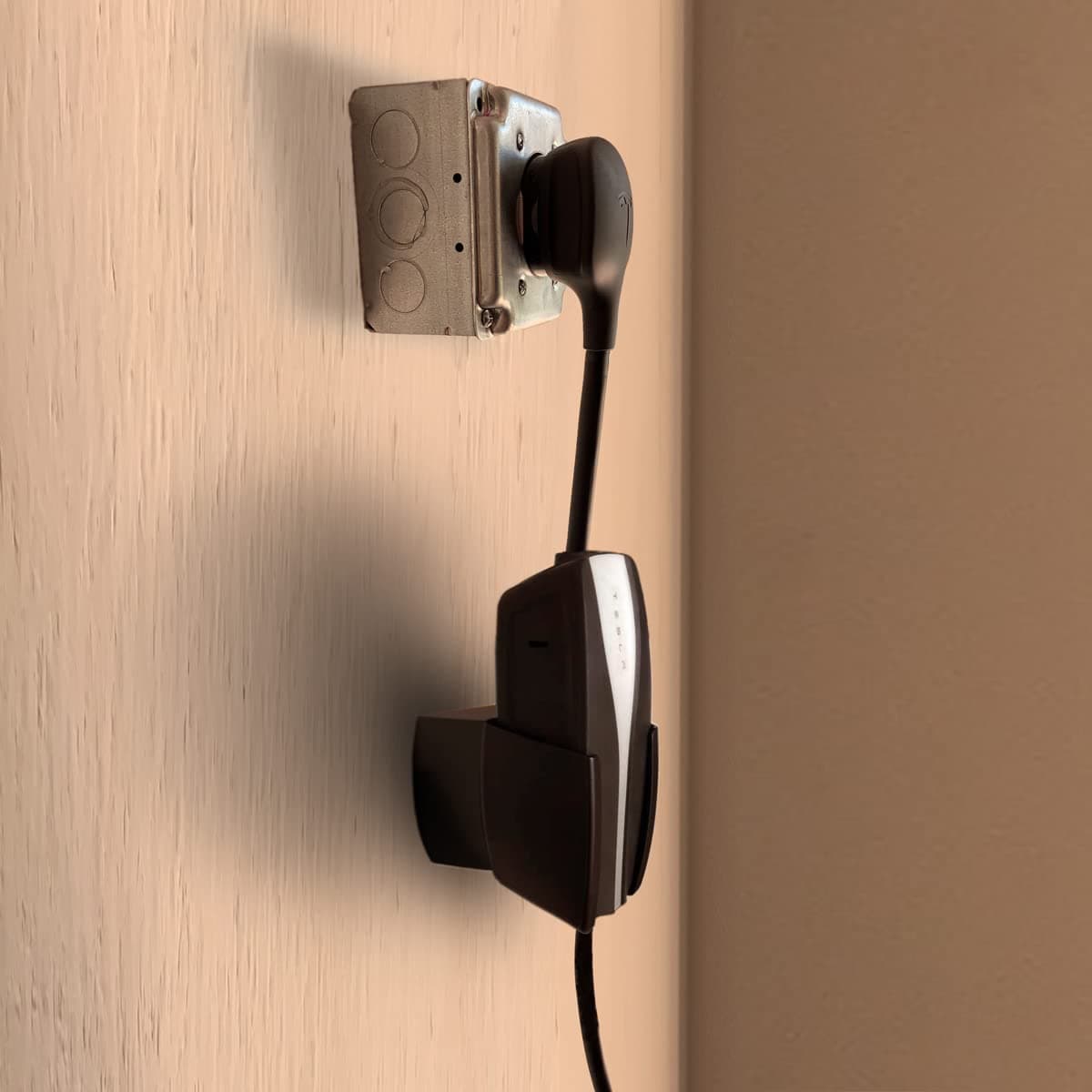 Tesla Mobile Charger UMC Holder Charging Controller Cradle Chassis Bracket with Riser Base/Spacer for Protruding Outlet NEMA 14-50