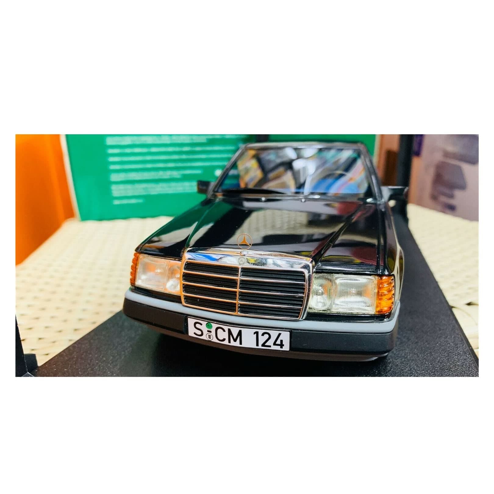 LANUVA Simulation Car Model Best Gift 1/18 For Benz W124 V12 Resin Deluxe Limousine Static Car Model Classic Collectibles