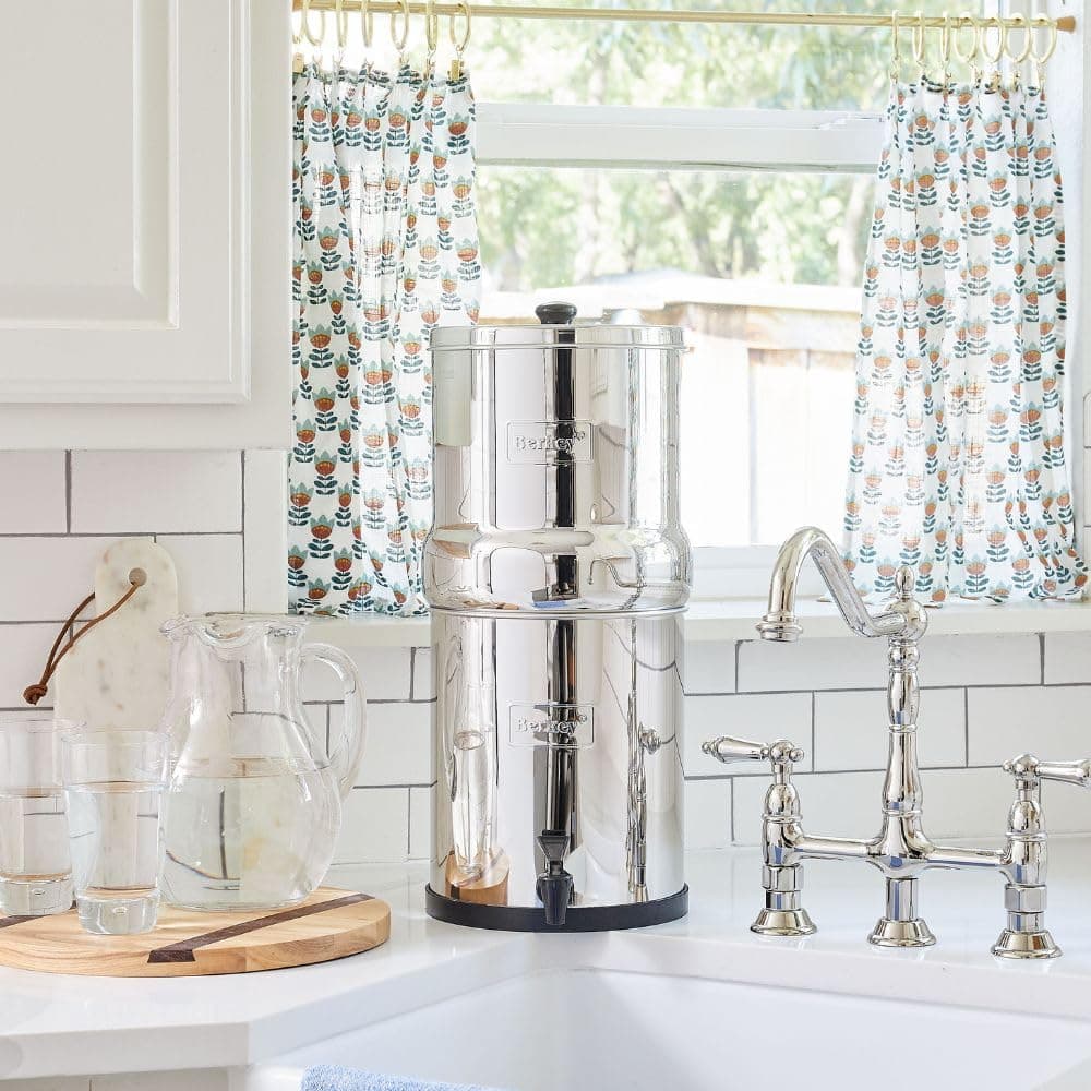 Big Berkey Gravity-Fed Stainless Steel Countertop Water Filter System 2.25 Gallon with 2 Authentic Black Berkey Elements BB9-2 Filters