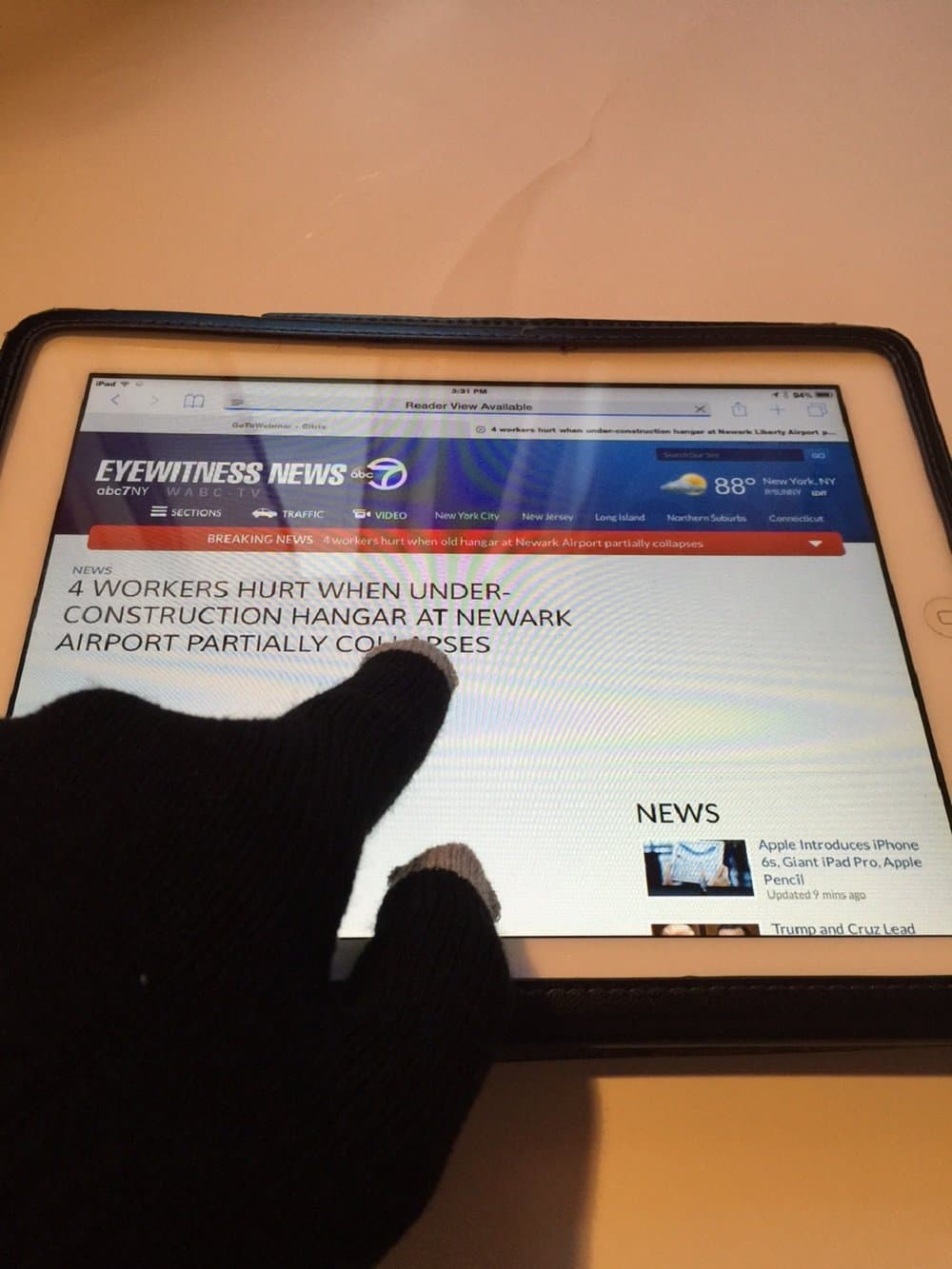 Touchscreen Gloves with Special Fingertips for All Touchscreen Devices, Compatible with Ipad, Iphone, Galaxy Phone or Tablet