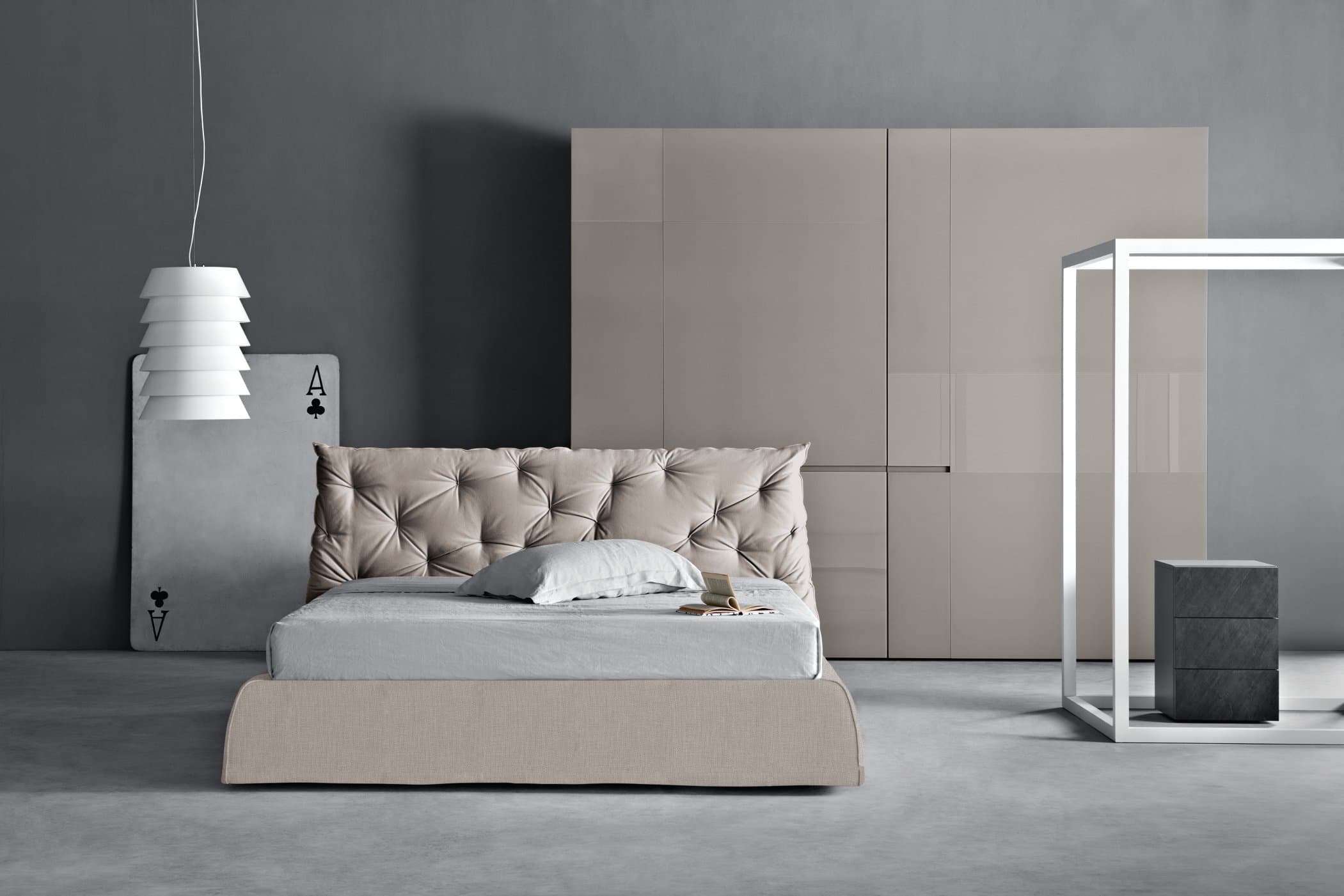 Impunto: Upholstered Modern Queen Size Platform Bed with Tufted Headboard. Removable Cover. Made in Italy.
