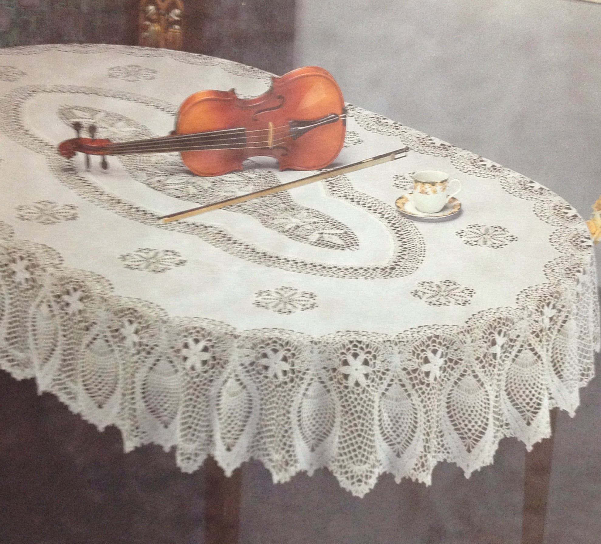 Crochet Vinyl Tablecloth (60" x 90" Oval)