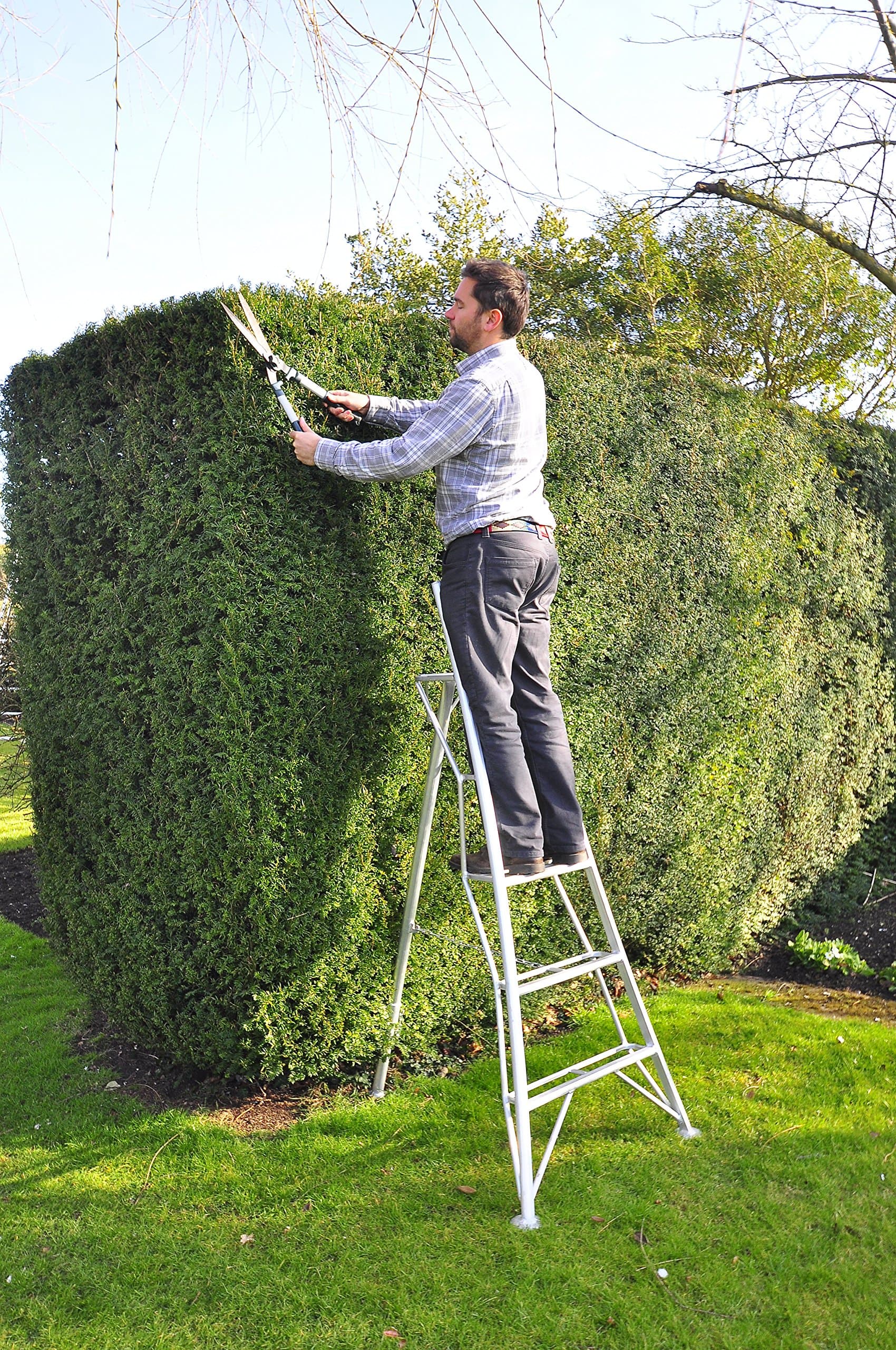 Henchman Platform Tripod Ladder - 6 foot